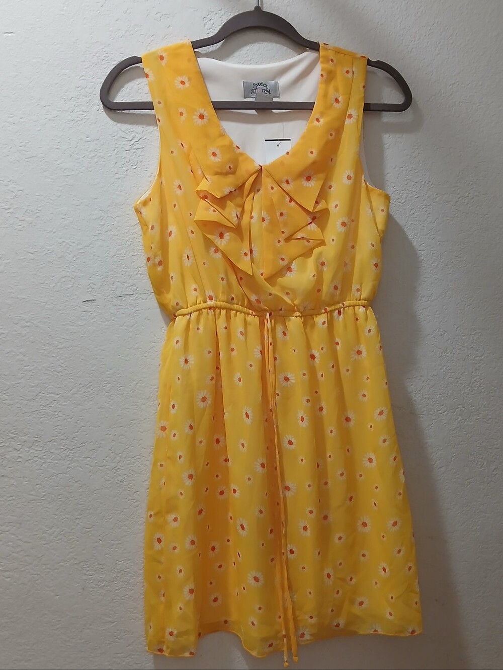 New Sweet Storm size M Yellow Floral Ruffle-Front Dress